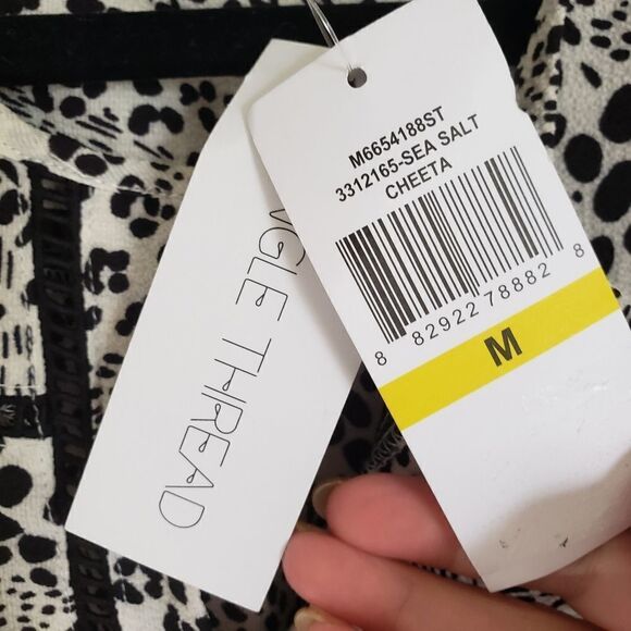 Single Thread Ladder Stitch Semi-Sheer Animal Print Blouse Medium - Picture 6 of 8